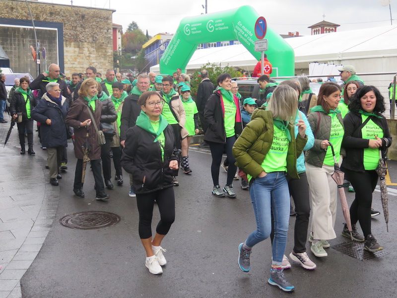 La marcha contra el cáncer de Urretxu y Zumarraga, en imágenes