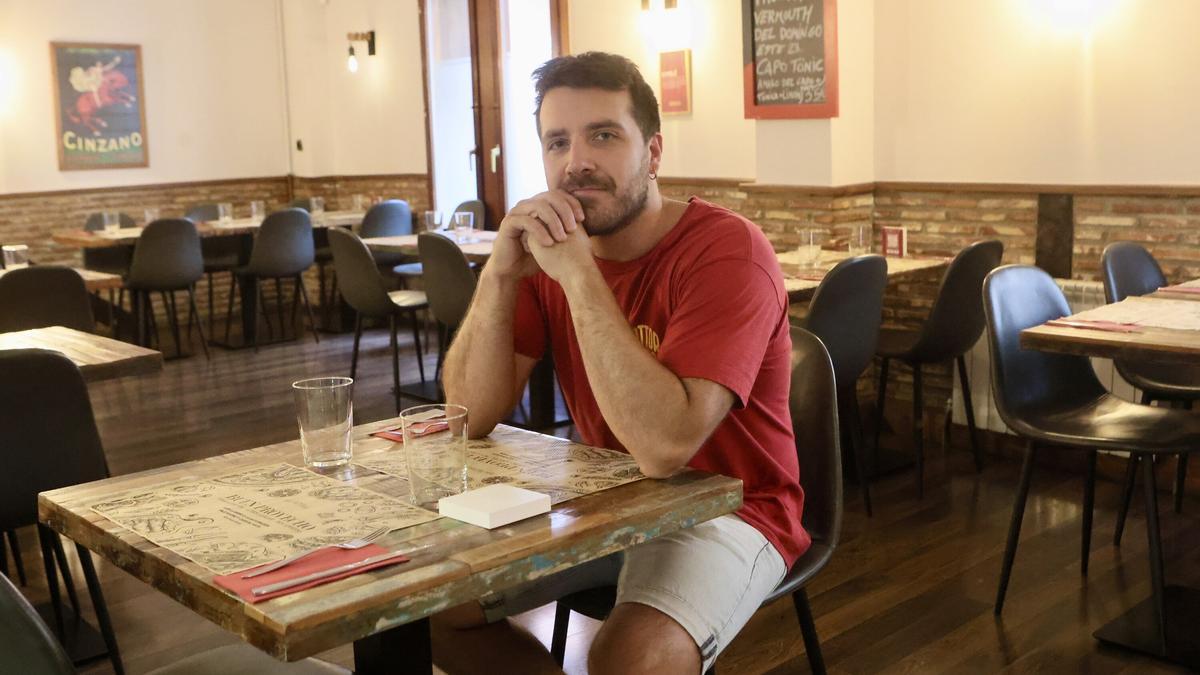 Federico Diodato, de Dottor Pizza, en el comedor del restaurante de la calle Herrería.