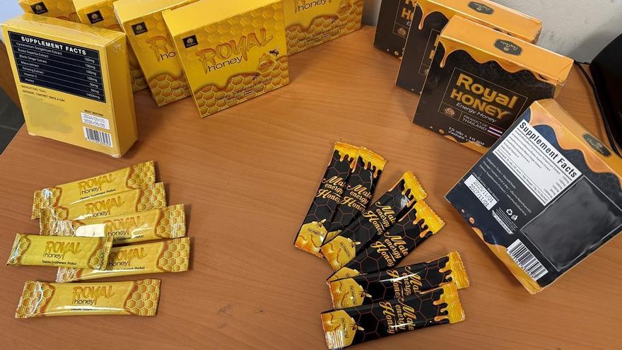 Investigan a un hombre por vender en sobres de miel un medicamento sexual, en Barcelona