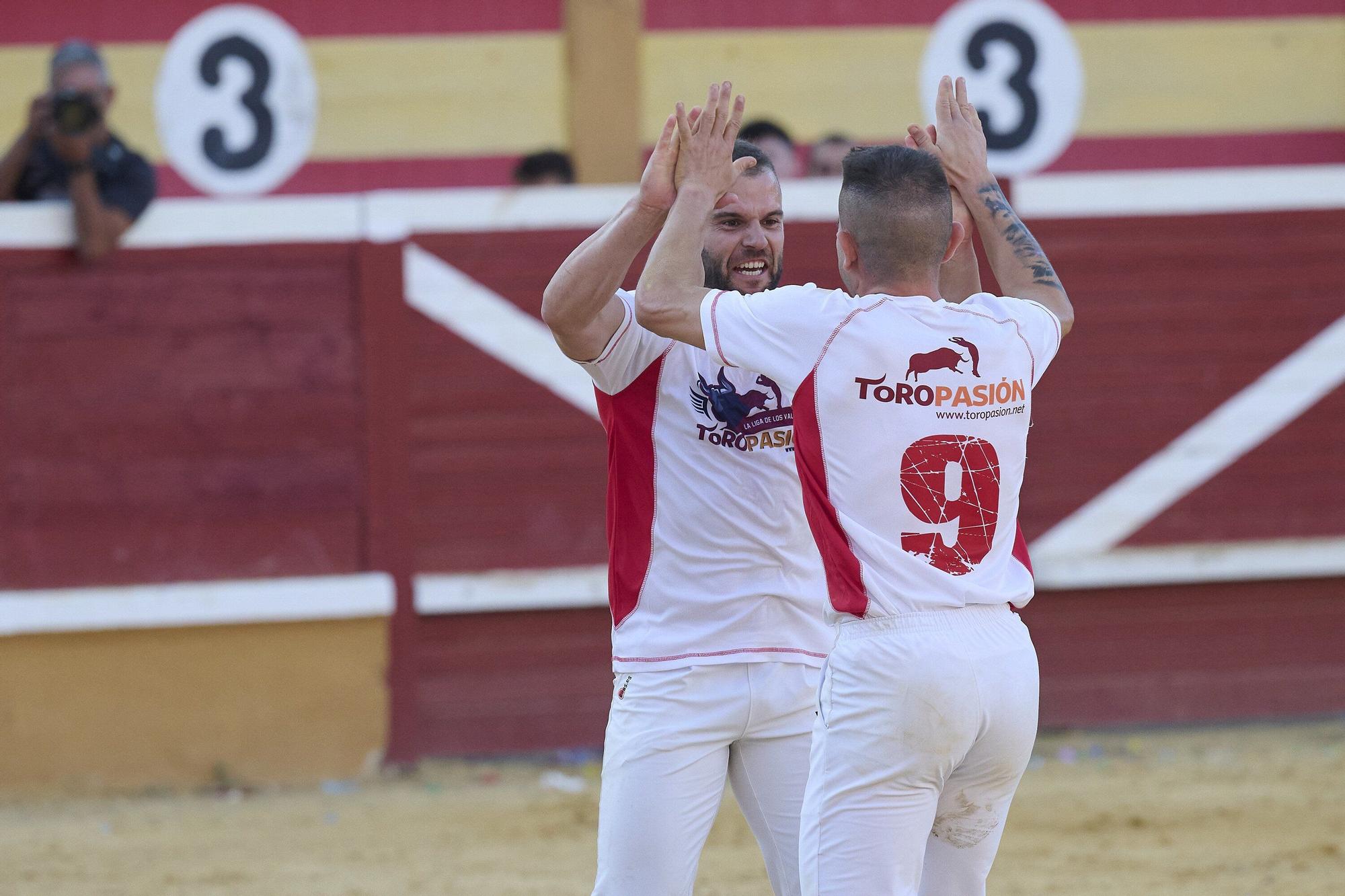 Concurso de recortadores con anillas