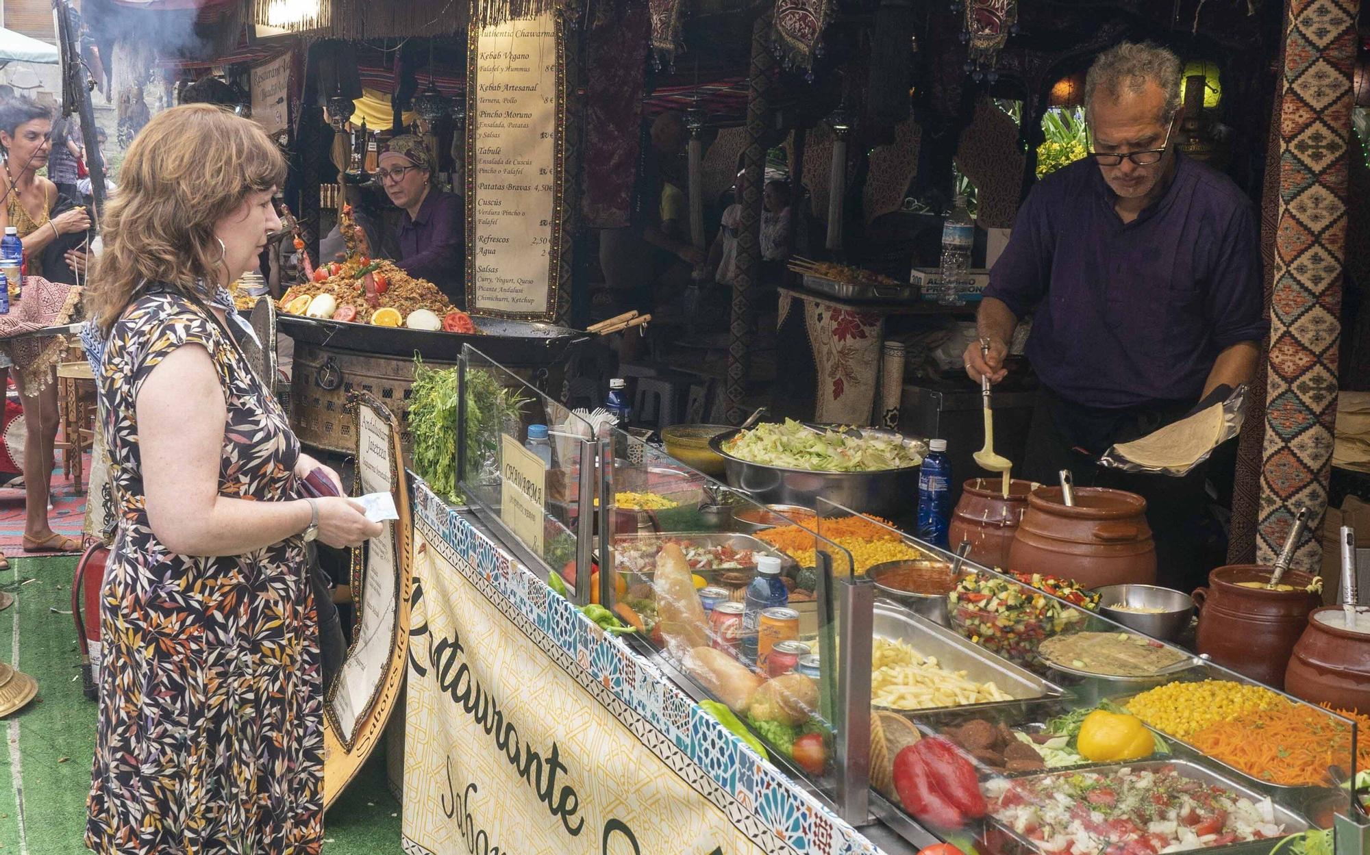En imágenes: El zoco árabe en la plaza Juan de Ayala