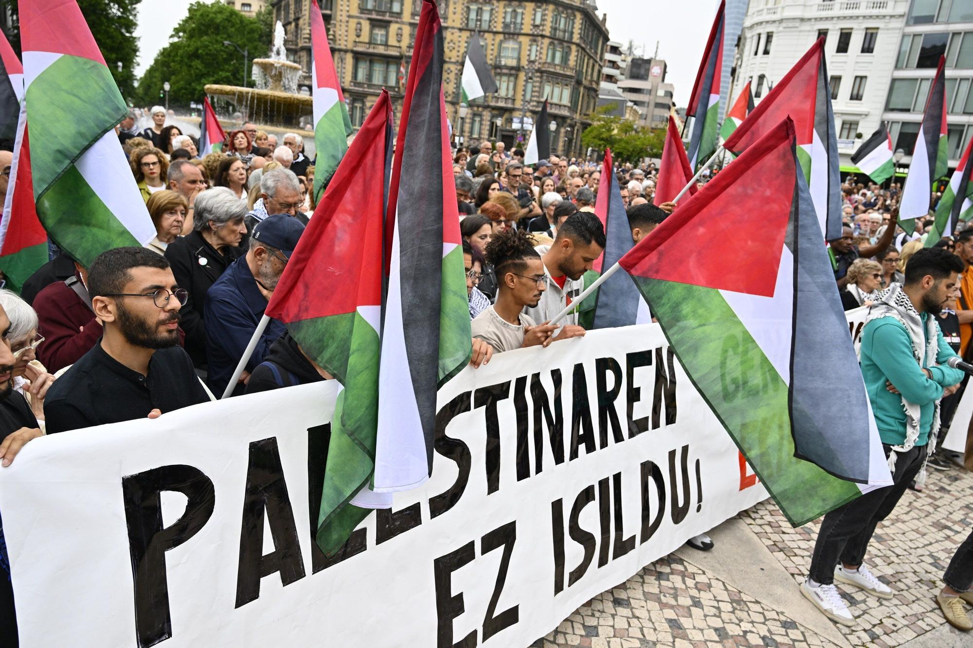 Manifestación en Bilbao para denunciar el "exterminio del pueblo palestino"