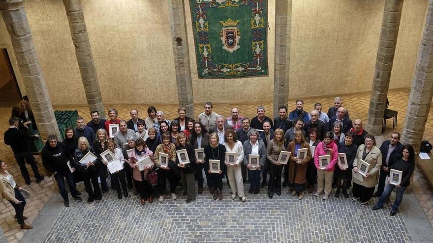 Pamplona rinde homenaje a 60 trabajadores municipales jubilados en 2025
