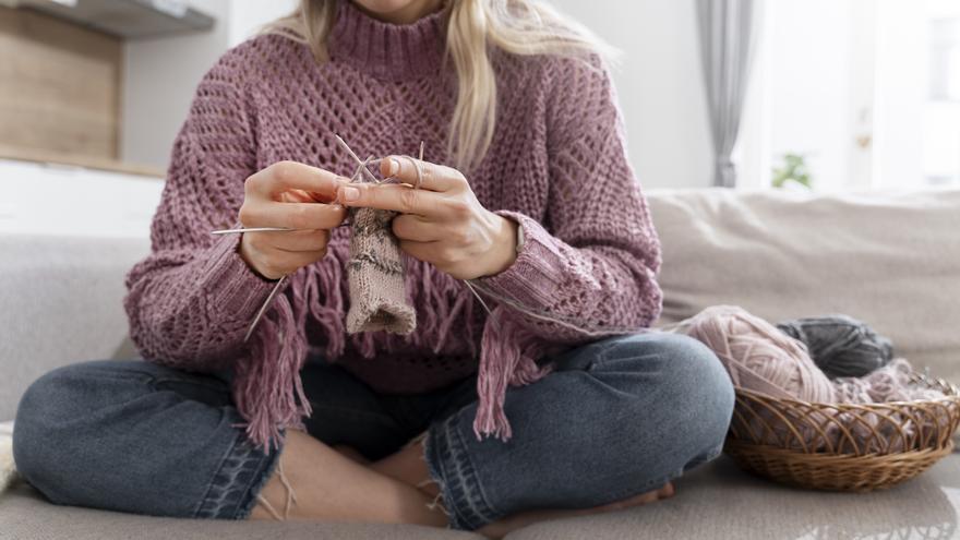 El auge de la artesanía textil entre jóvenes que buscan apagar las pantallas