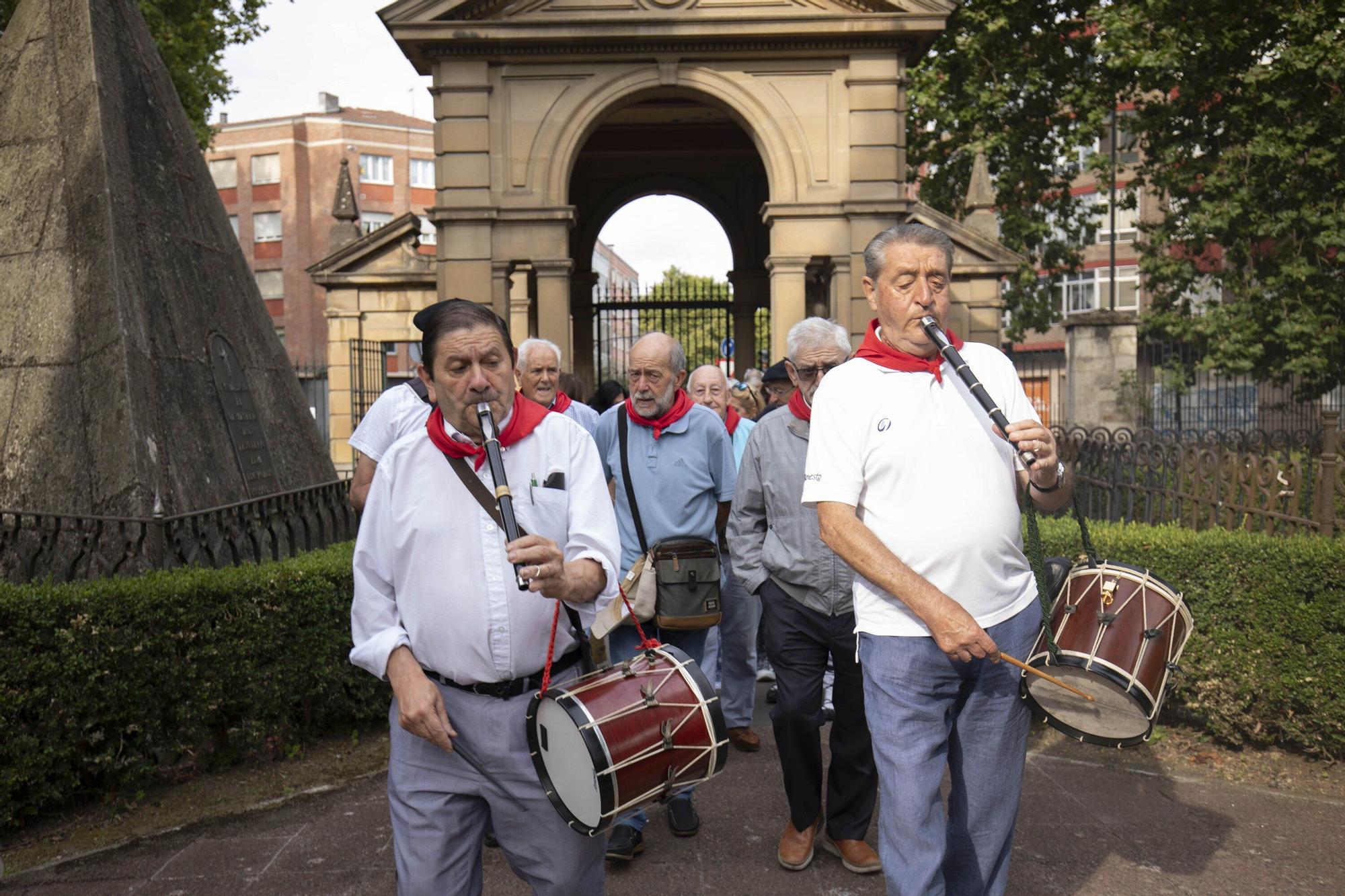 En imágenes: Homenaje en Santa Isabel a los celedones de oro fallecidos