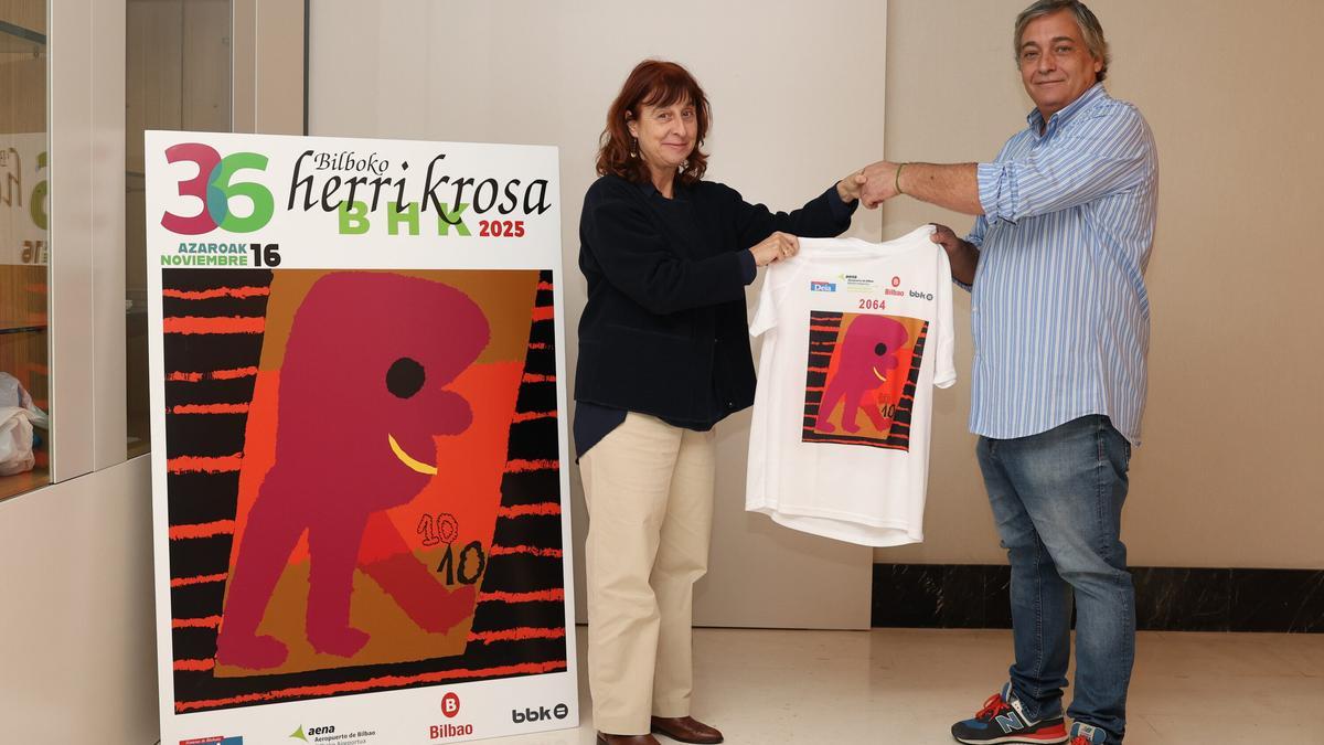 Beatriz González, jefa de gabinete del Aeropuerto de Bilbao y Aitor Oria de la organización de Herri Krosa