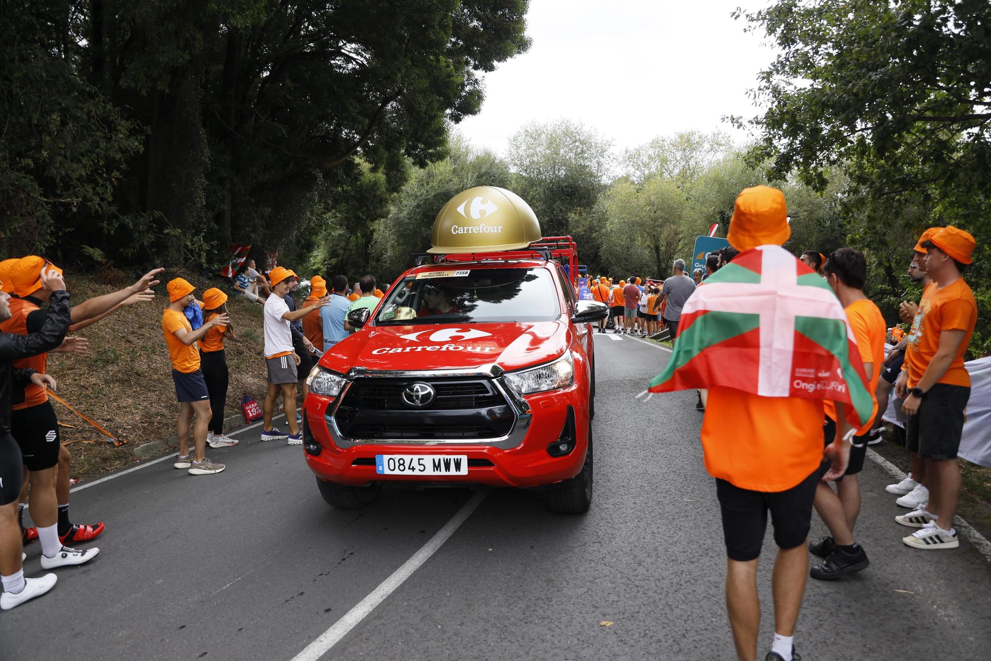 La Vuelta en Bizkaia: los aficionados toman Pike Bidea