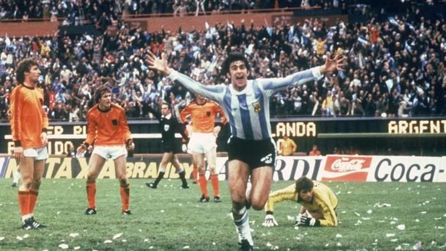 Kempes, un héroe en tiempos de tiranos