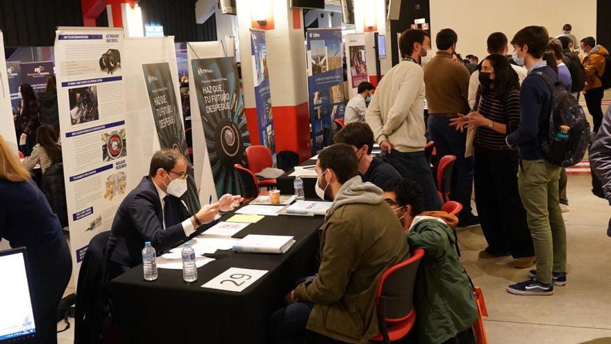 La reforma de las prácticas en empresas busca dar más seguridad a los jóvenes