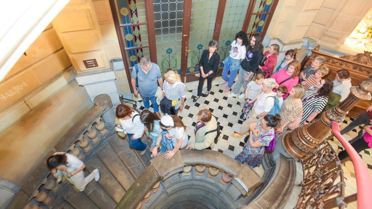 Visitantes en la jornada de puertas abiertas de 2024