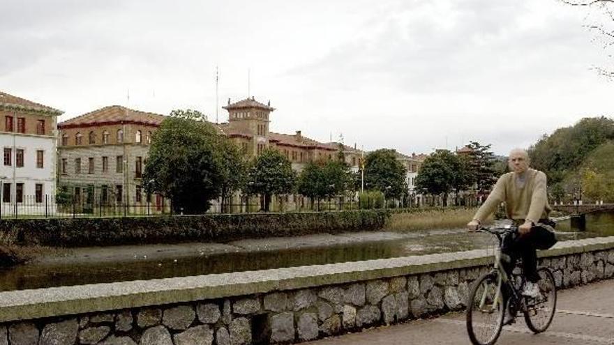 Bildu propone al PSE, PP y PNV que ayuden a conseguir los cuarteles de Loiola