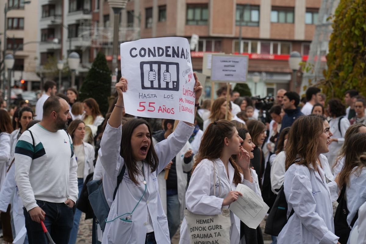 Cientos de médicos piden en Bilbao un estatuto propio que recoja sus particularidades