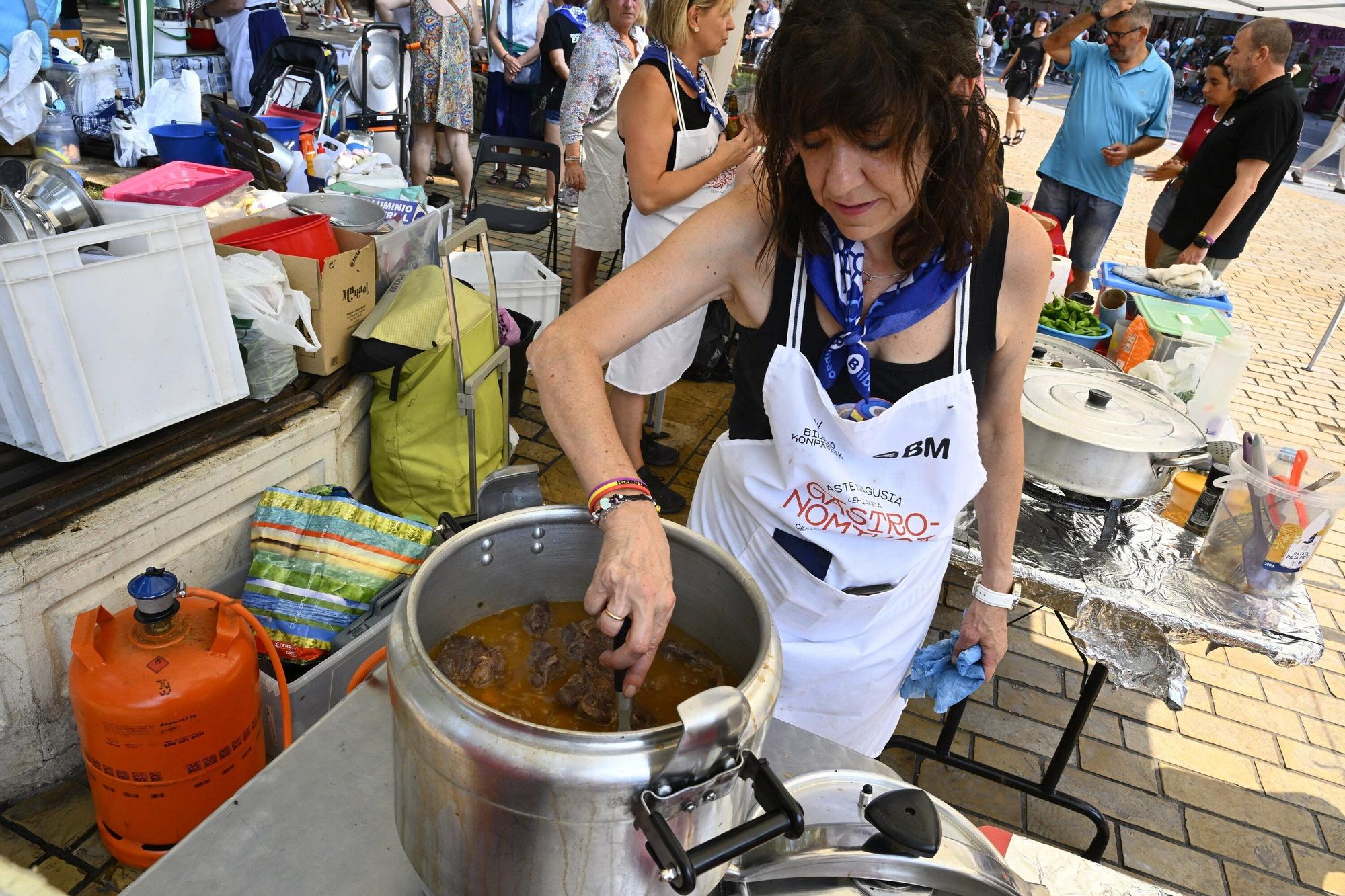 En imágenes: concurso gastronómico de rabo de toro en Aste Nagusia