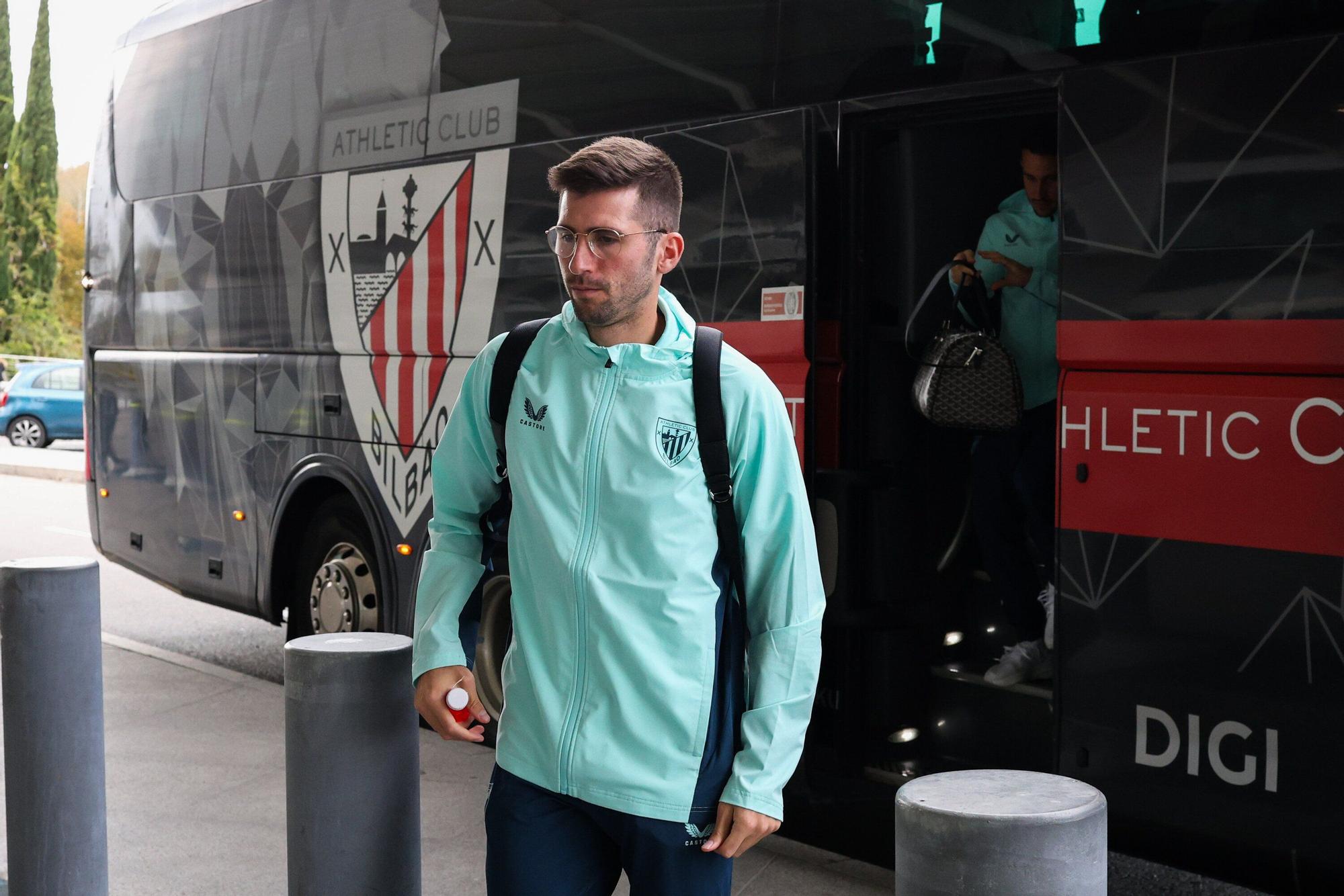 En imágenes: el Athletic pone rumbo a Newcastle