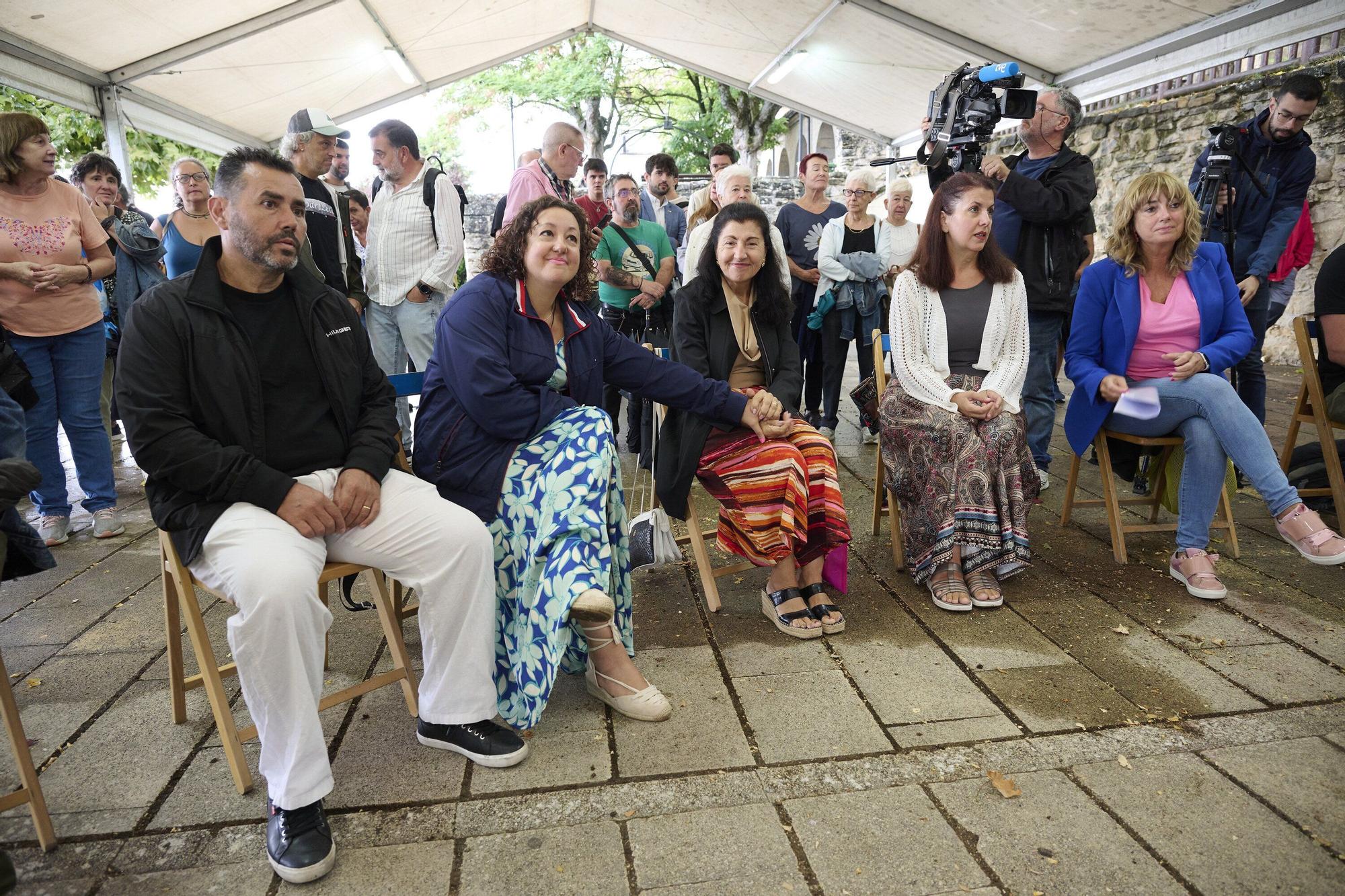 Ana Ollo entrega los restos del joven estadounidense fusilado a su familia en Berriozar
