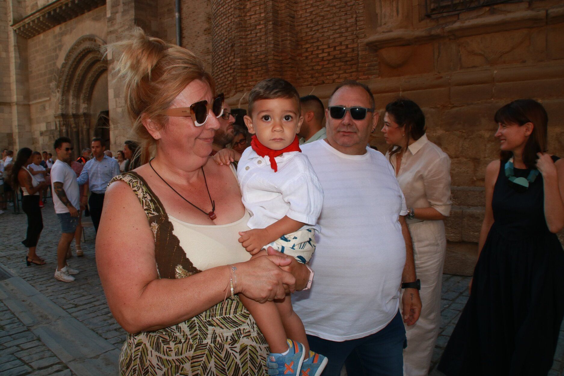 Fotos de la imposición del pañuelo de fiestas de Tudela a los nacidos en 2024