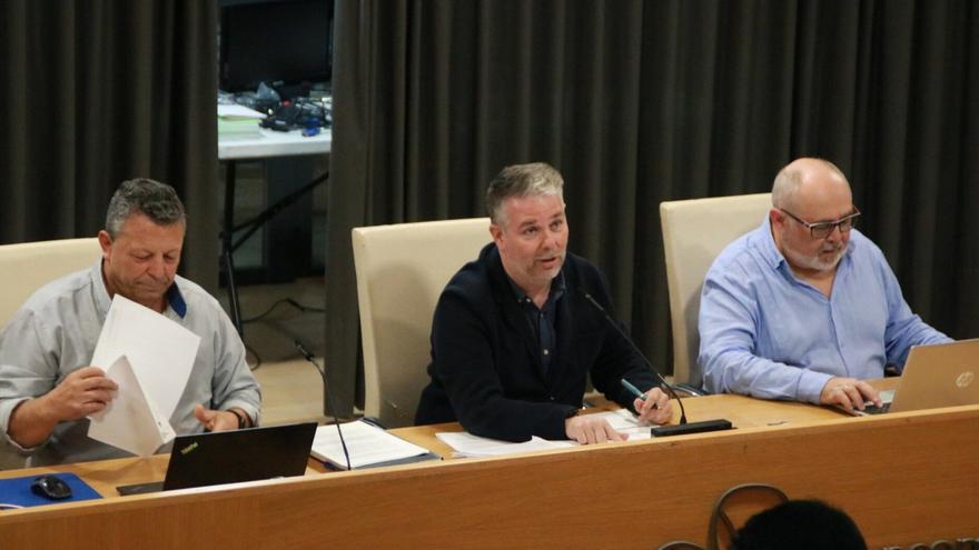 Ferrer estudia desligar a la Mancomunidad de la Ribera del Consorcio de Residuos pese a la oposición de la Permanente