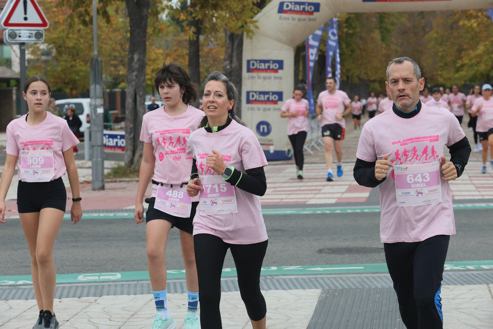 En imágenes: Vitoria se vuelca con la VI Carrera Solidaria contra el Cáncer de Mama