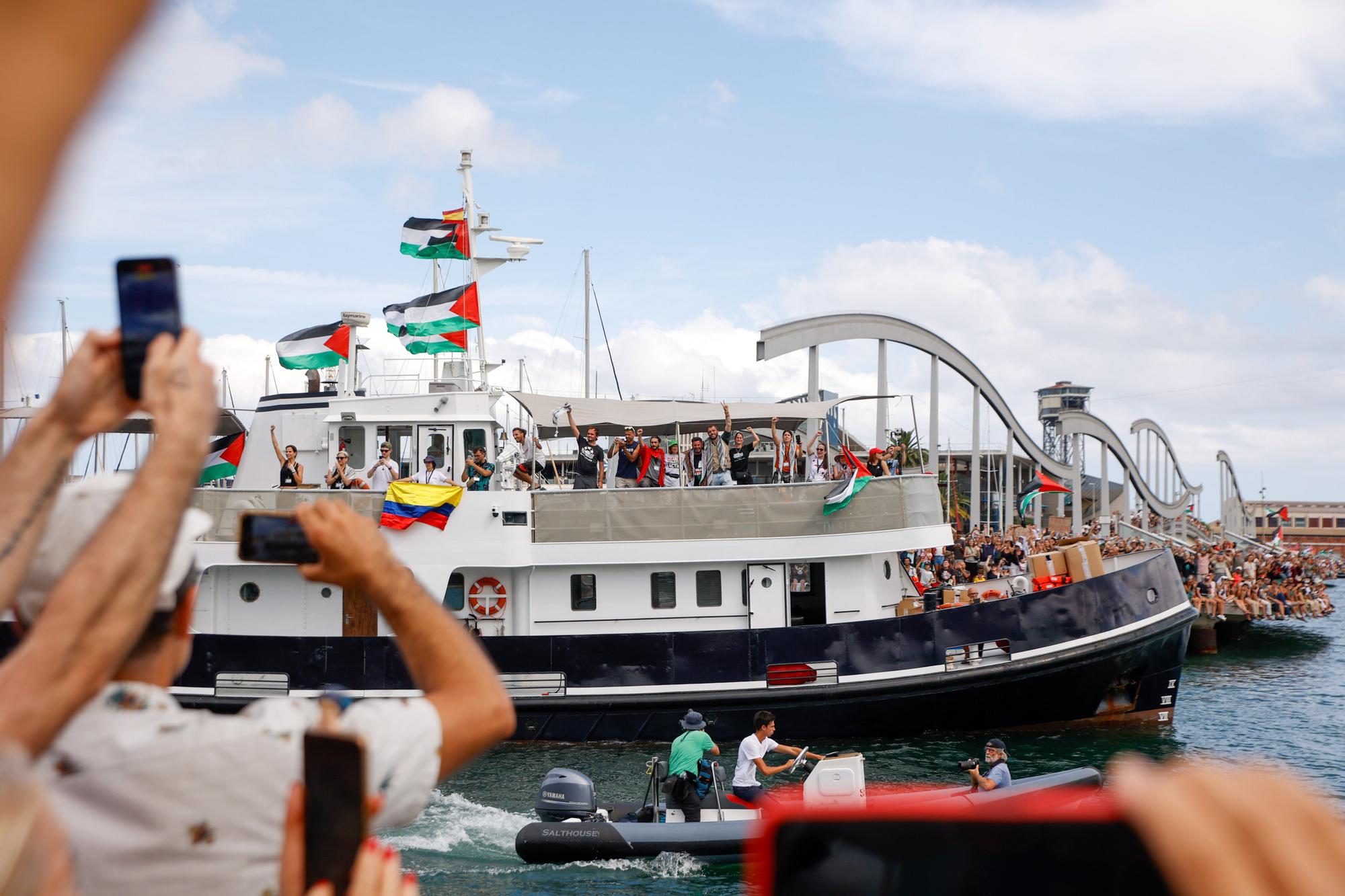 Fotos: La flotilla Global Sumud zarpa rumbo a Gaza