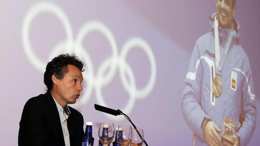 Jesús Rodríguez, socio fundador de Last Lap, detalla ayer en Baluarte el espectáculo ‘Revolution on Ice’.