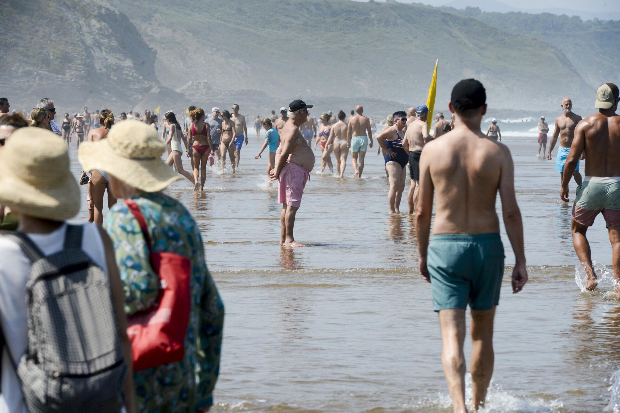 En imágenes: La previsión de calor se prolonga al martes en Euskadi