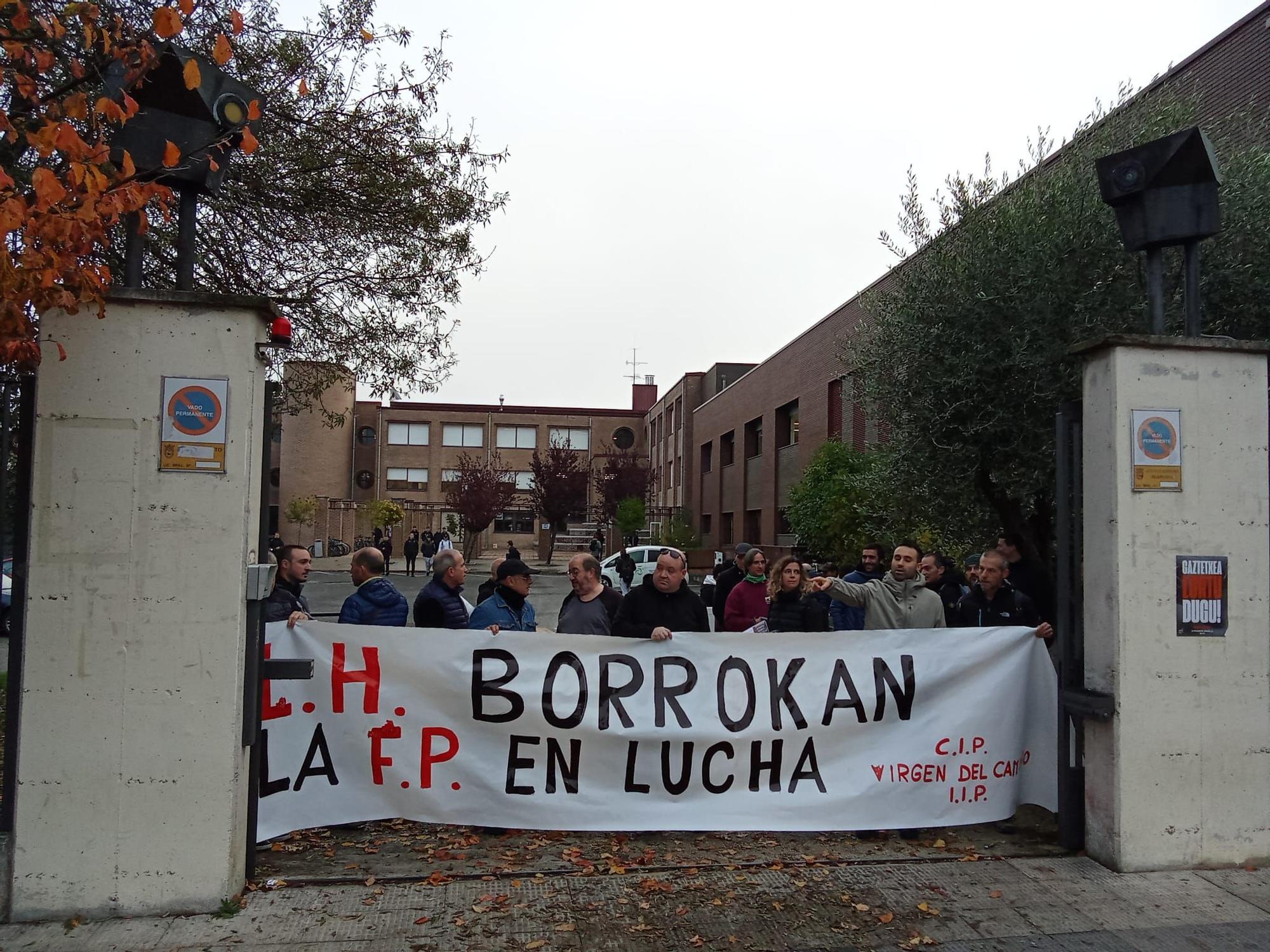 Fotos de la huelga de docentes de Formación Profesional (FP) en Navarra