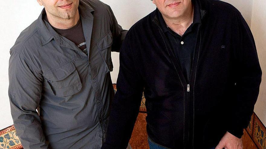 El filósofo Vicente Serrano (d), ganador, y Jorge Fernández Gonzalo (i), finalista.