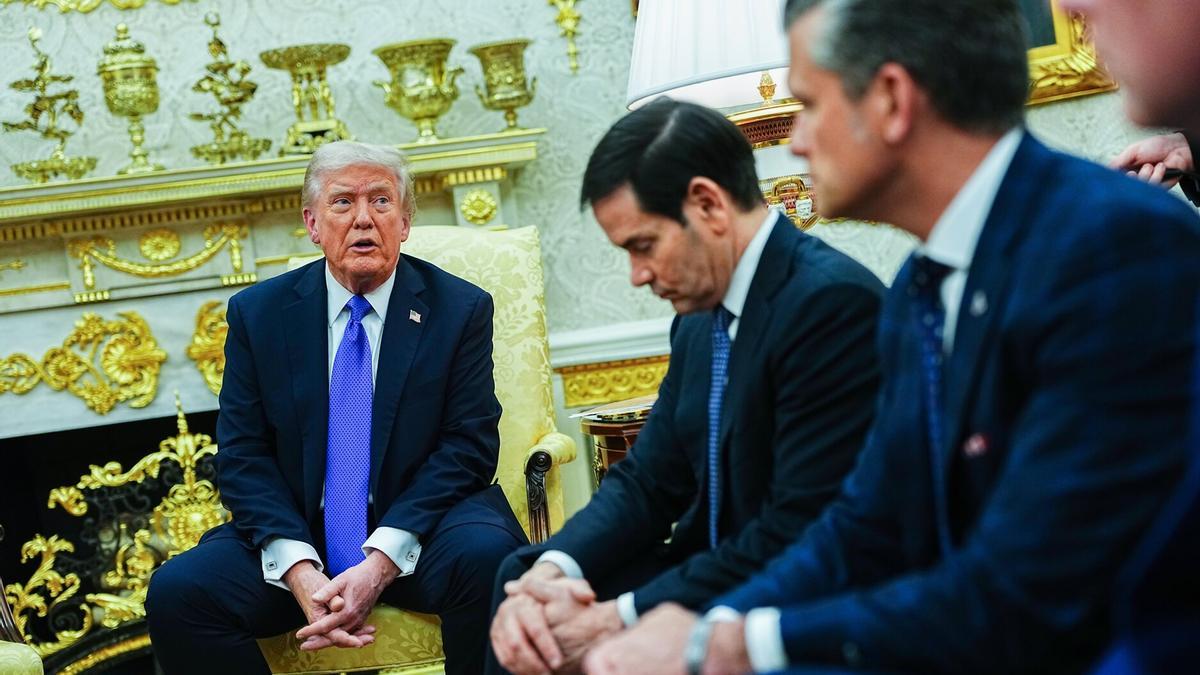 Trump y Rutte.