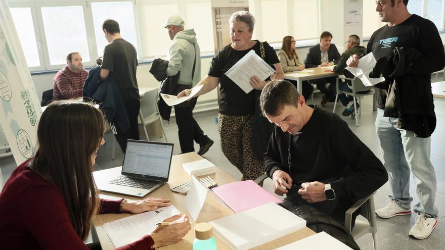 Laudio acoge con “gran éxito”  la I Feria de Empleo de Aiaraldea
