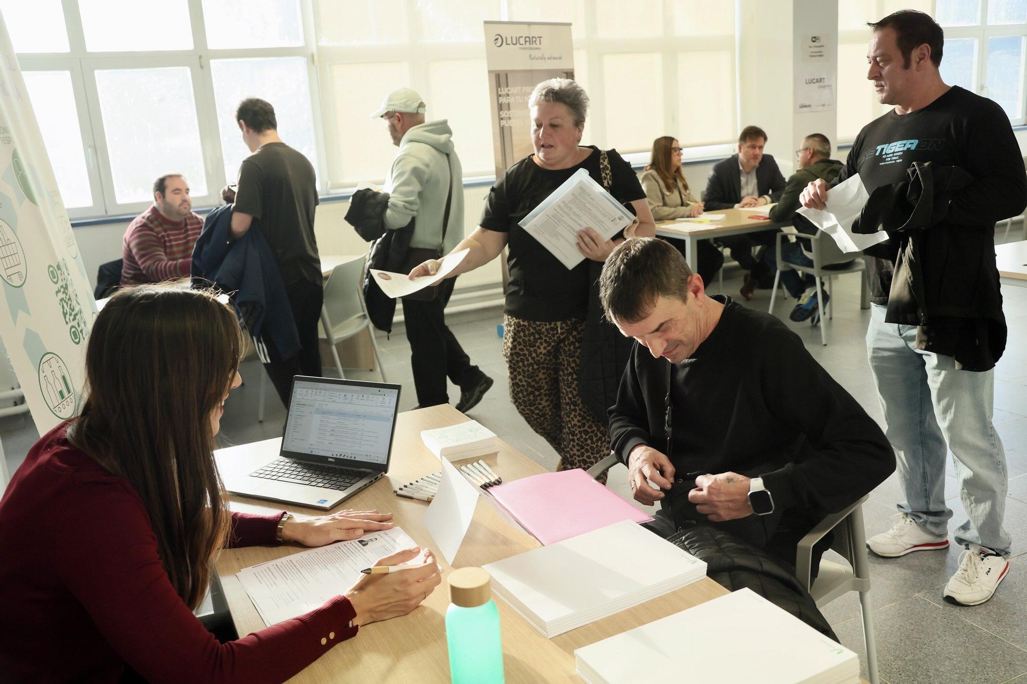 En imágenes: I Feria de Empleo de Aiaraldea