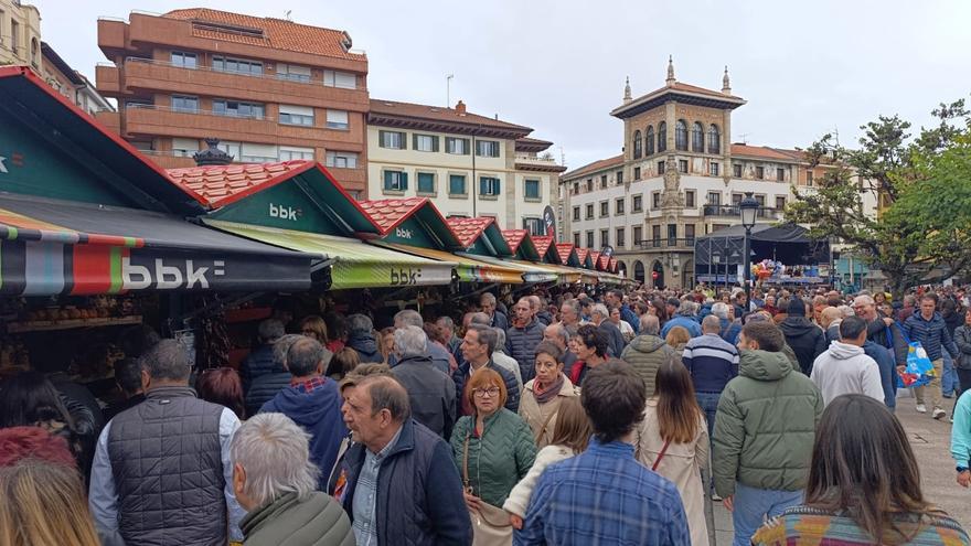 Desde Biarritz a Gernika: el Lunes que une a toda Euskal Herria
