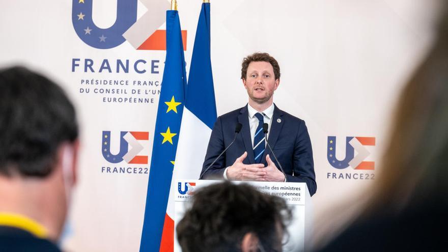Francia dice que la UE podría alcanzar &quot;esta semana&quot; un acuerdo sobre el embargo al petróleo ruso