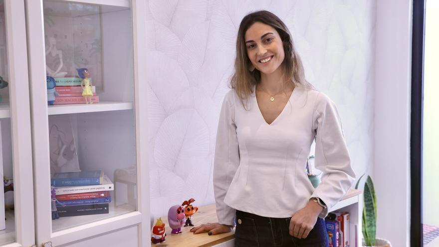 “Muchas veces el móvil se introduce por presión y no por necesidad”