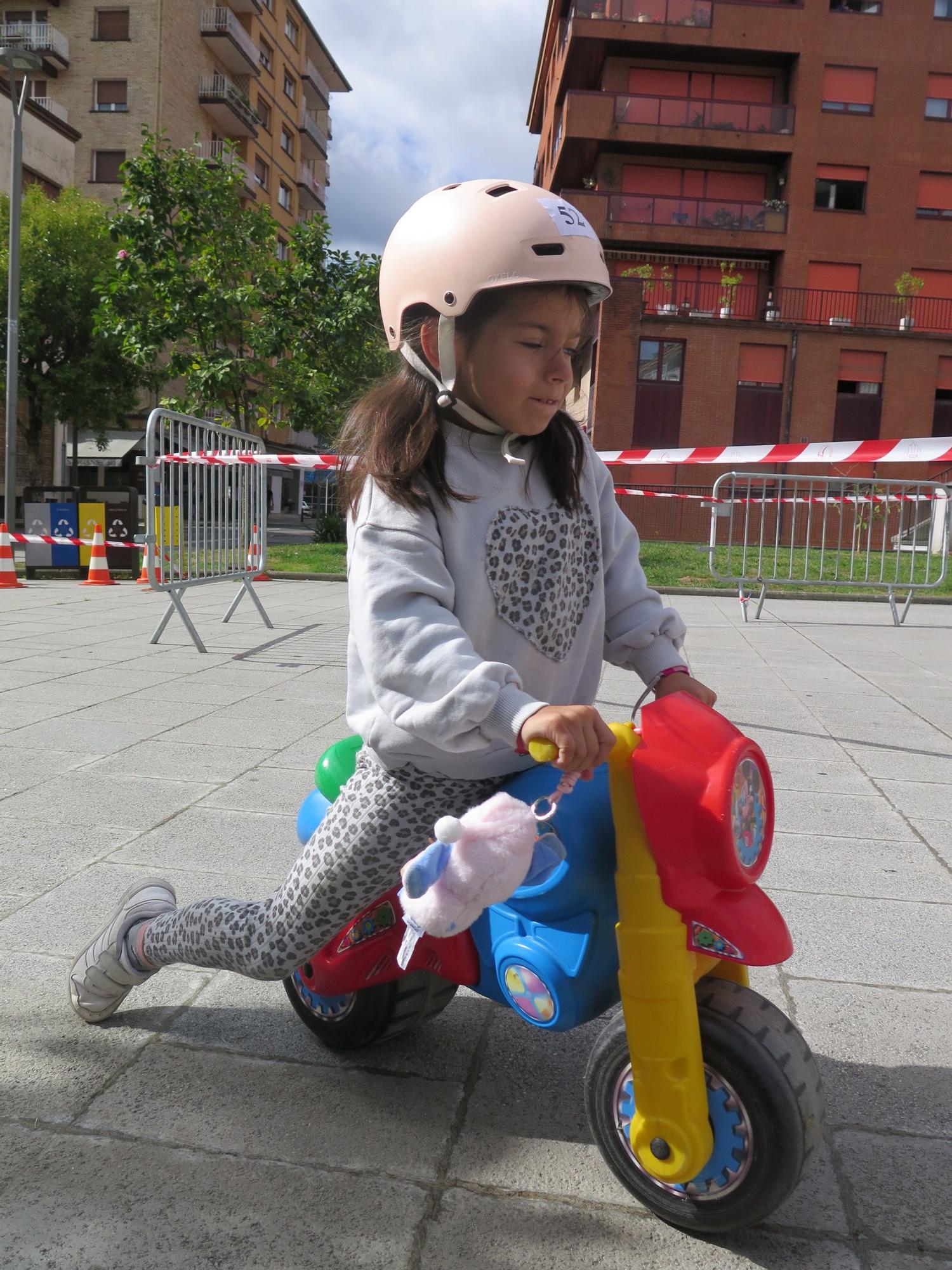 El Día de las Cuadrillas de fiestas de Urretxu, en imágenes