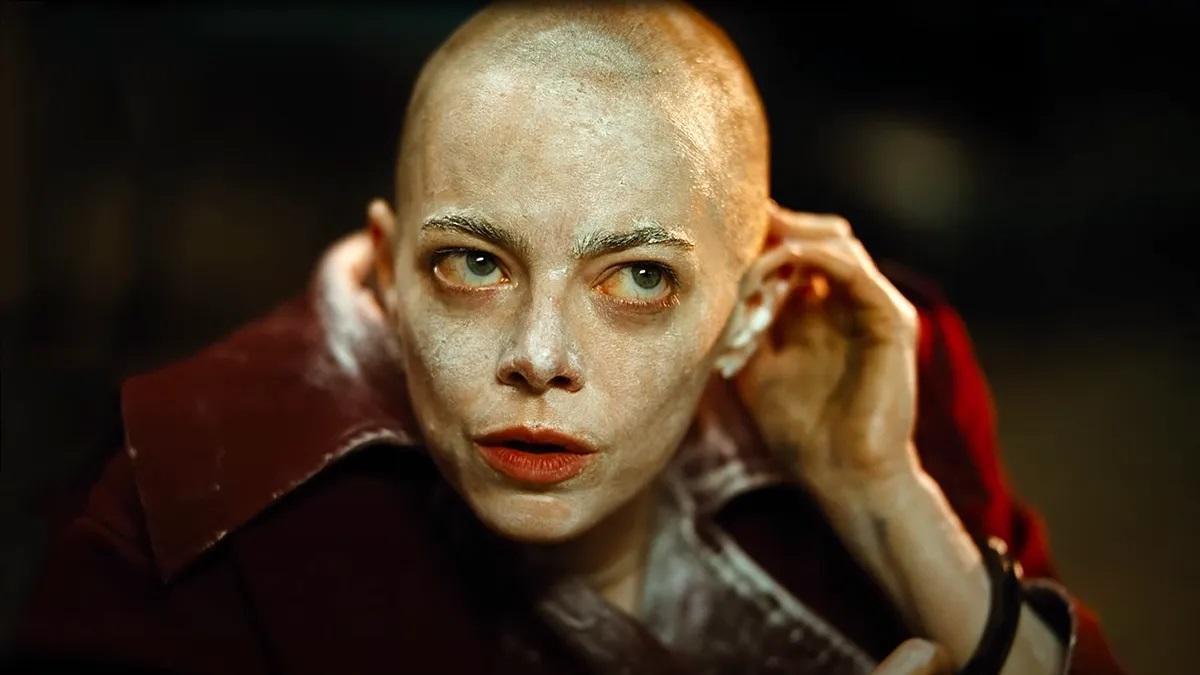 Una escena de la película Bugonia, en imagen