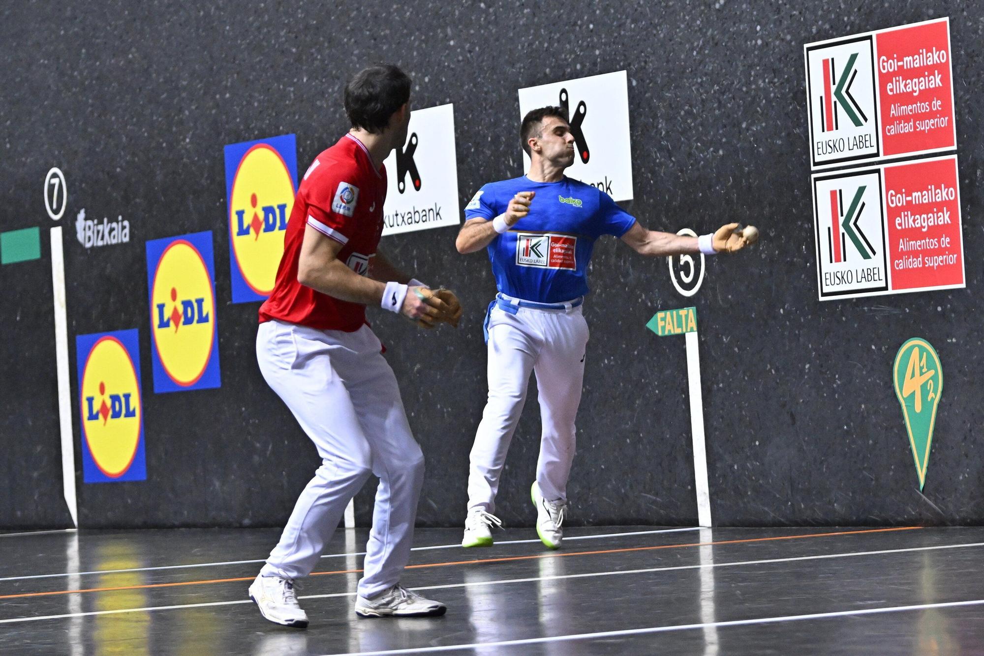 Jokin Altuna supera a Jon Ander Peña en la primera jornada de la liguilla de cuartos de final del Cuatro y Medio.