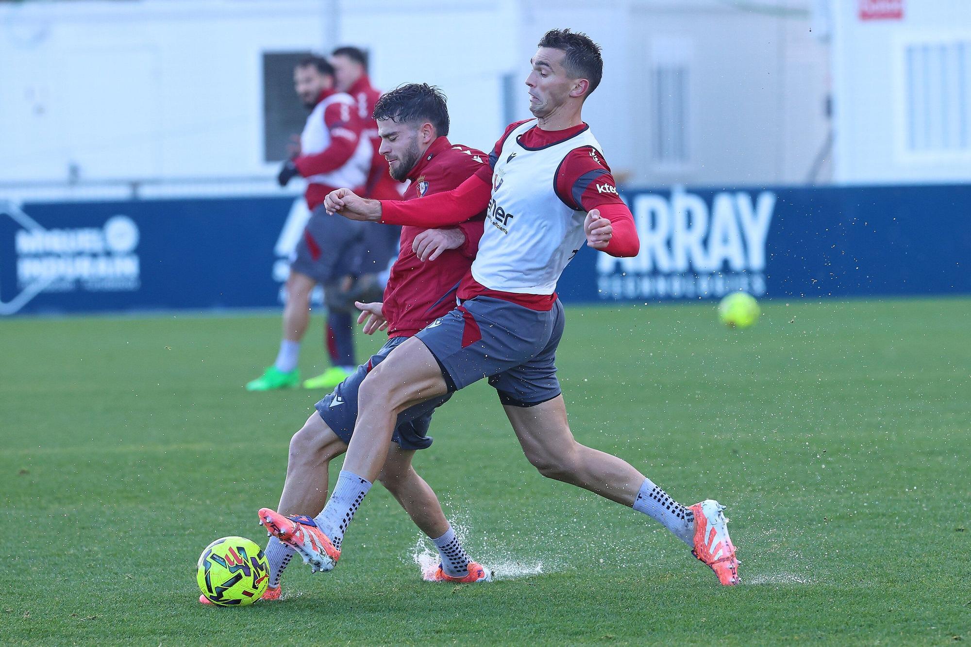 Fotos del entrenamiento de Osasuna (25/11/2025)