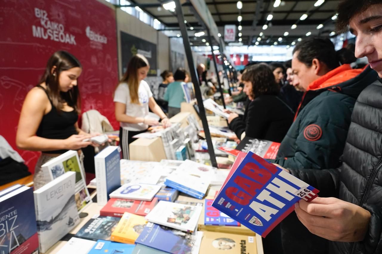 En imágenes: colas para acceder a una Durangoko Azoka a reventar