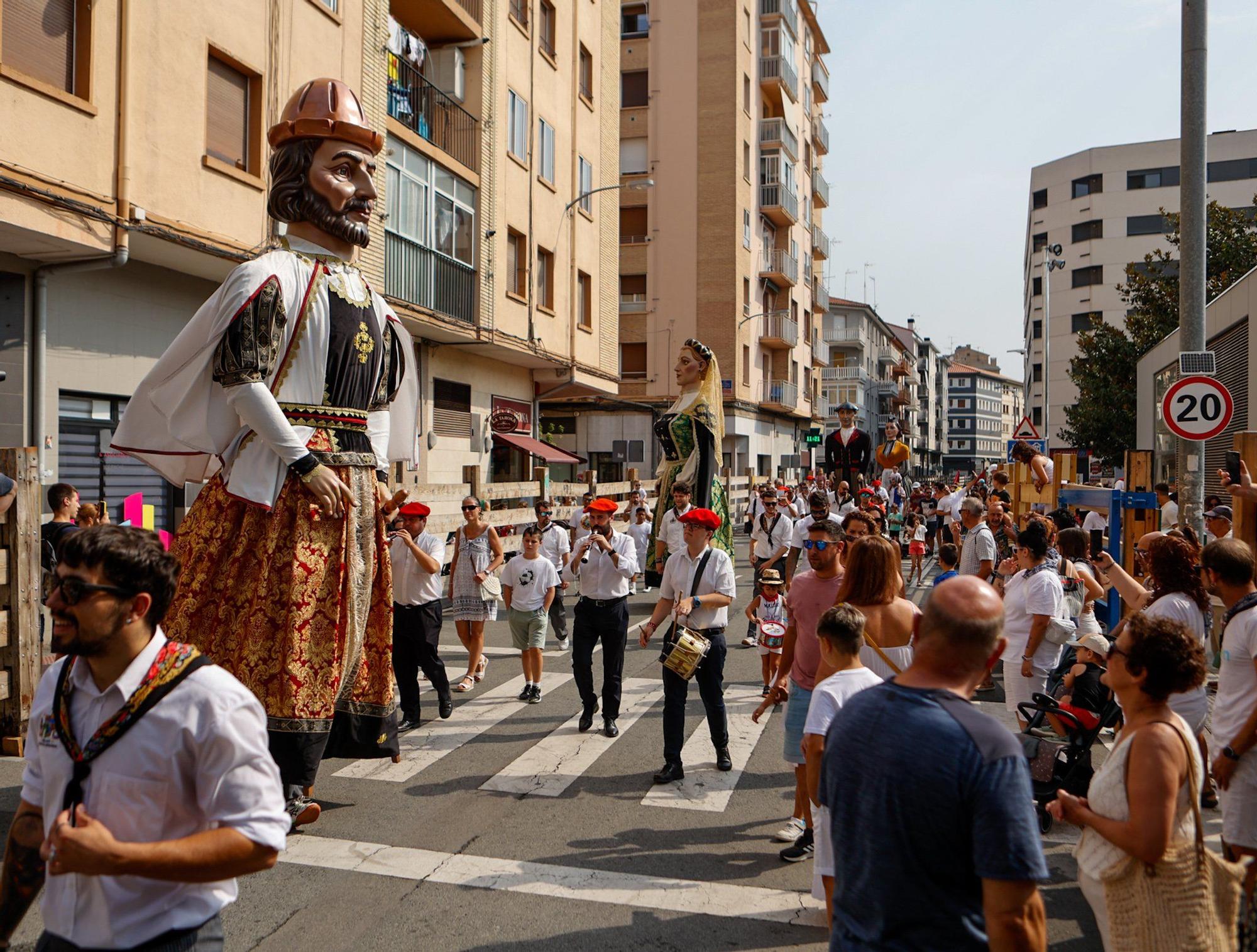 Fotos del chupinazo infantil en fiestas de Burlada 2025
