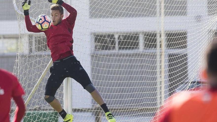 Mario se recupera y Vasiljevic convoca a Álvaro por la lesión de Nauzet