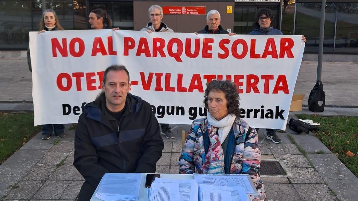 Presentación de las alegaciones contra las plantas solares de Villatuerta y Oteiza, en los edificios inteligentes de Pamplona.,