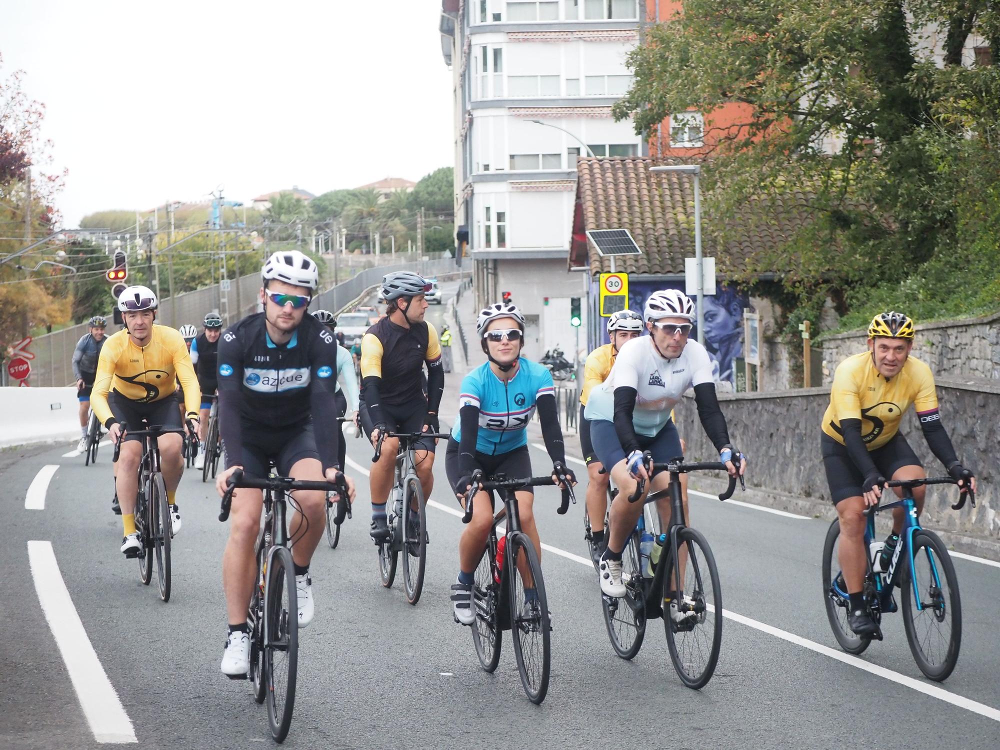 Fiesta ciclista en Deba