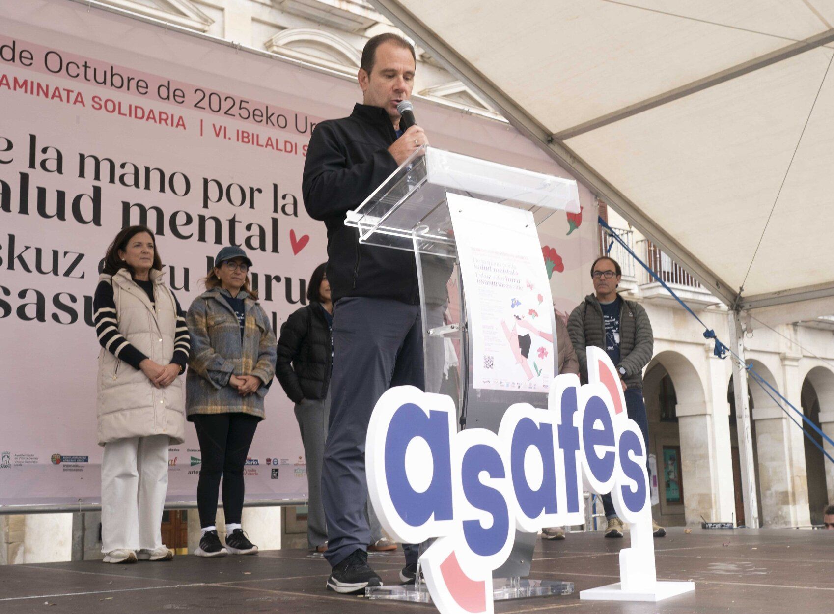 En imágenes: Así ha sido la VI Caminata Solidaria de Asafes en Vitoria por la salud mental