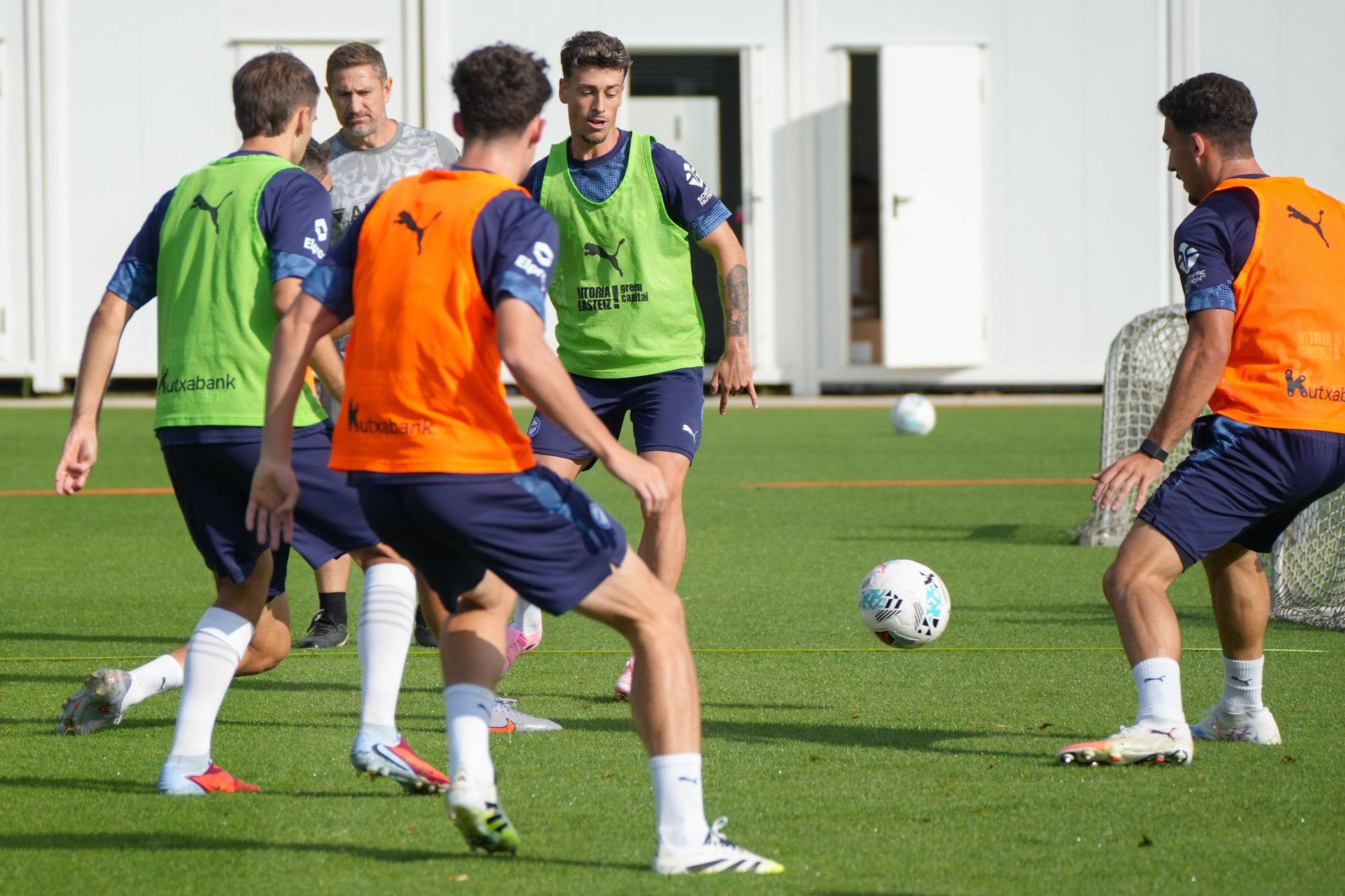 En imágenes: El Alavés se ejercita en Ibaia durante el parón de selecciones