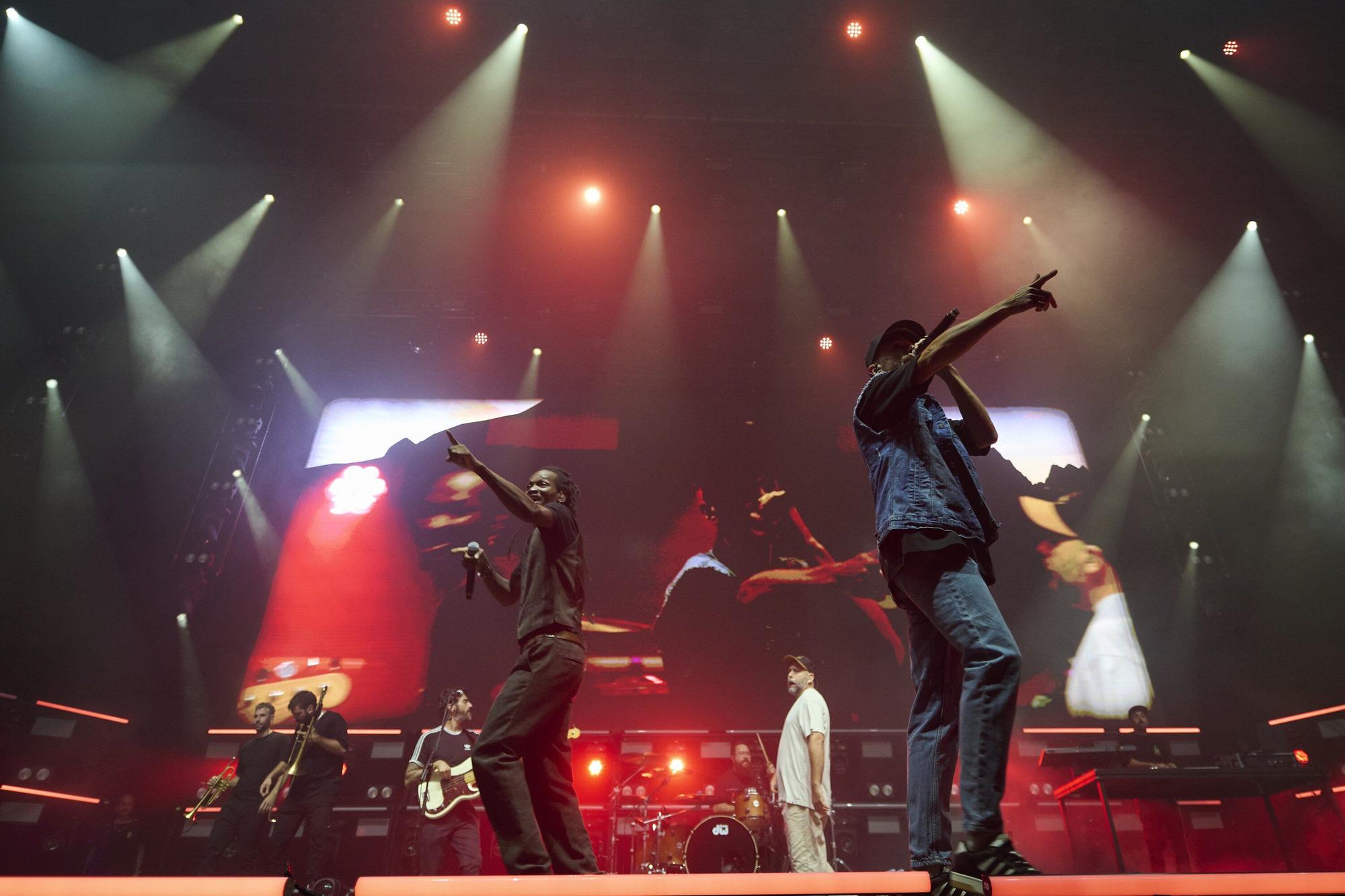 Fotos del concierto de La Raíz en el Navarra Arena