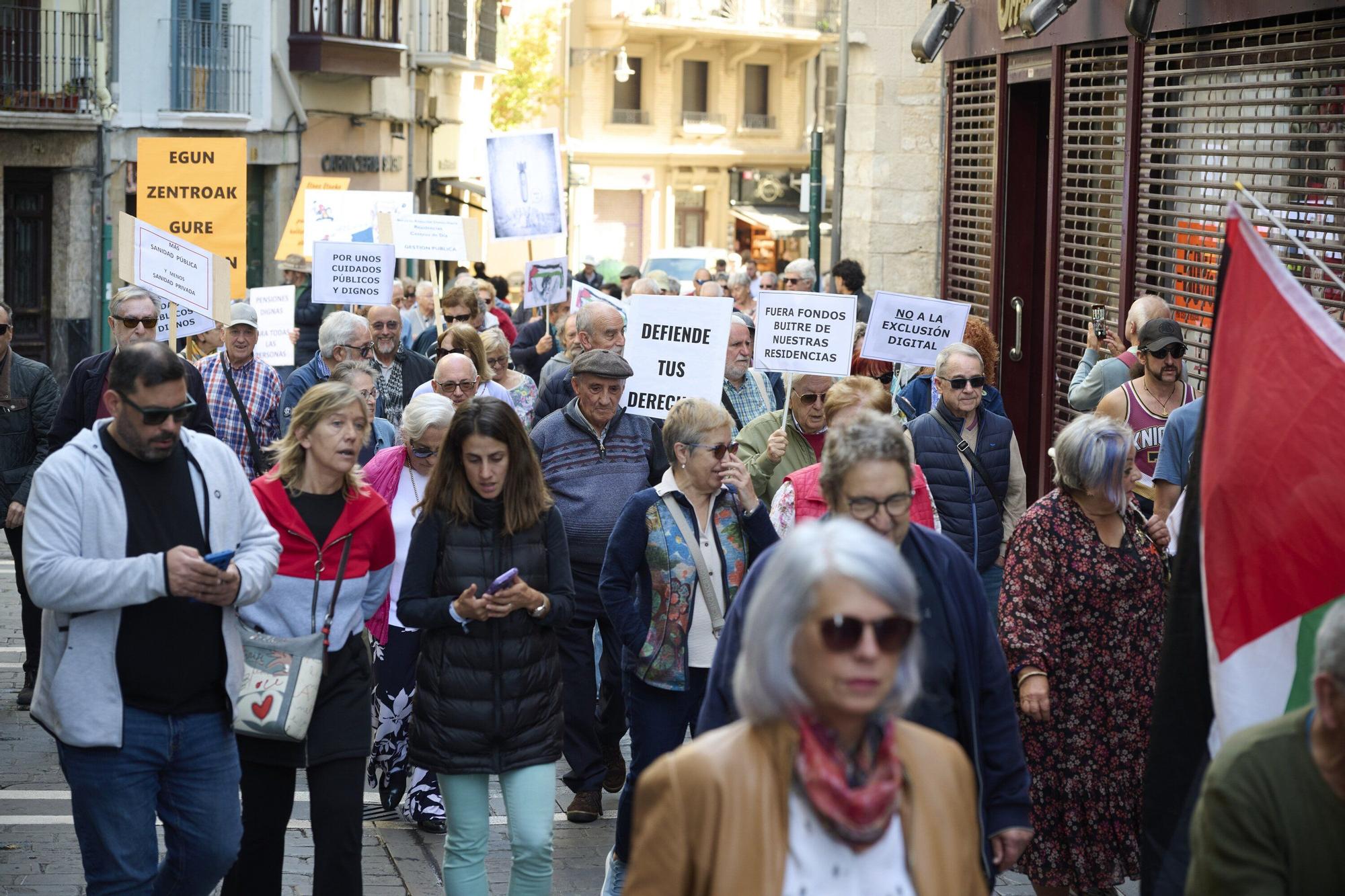 Manifestación en Pamplona de la plataforma 'Mayores frente a la crisis'