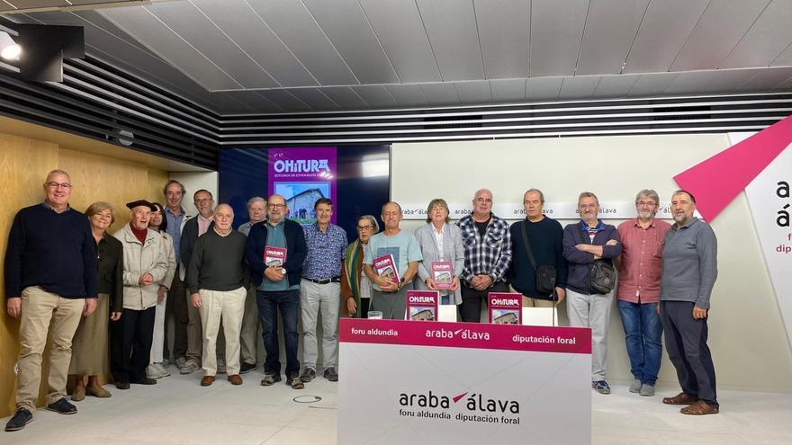 &#039;Ohitura&#039; aldizkariaren 17. zenbakiak Arabako Lautadako 200 ermita baino gehiago ditu ardatz