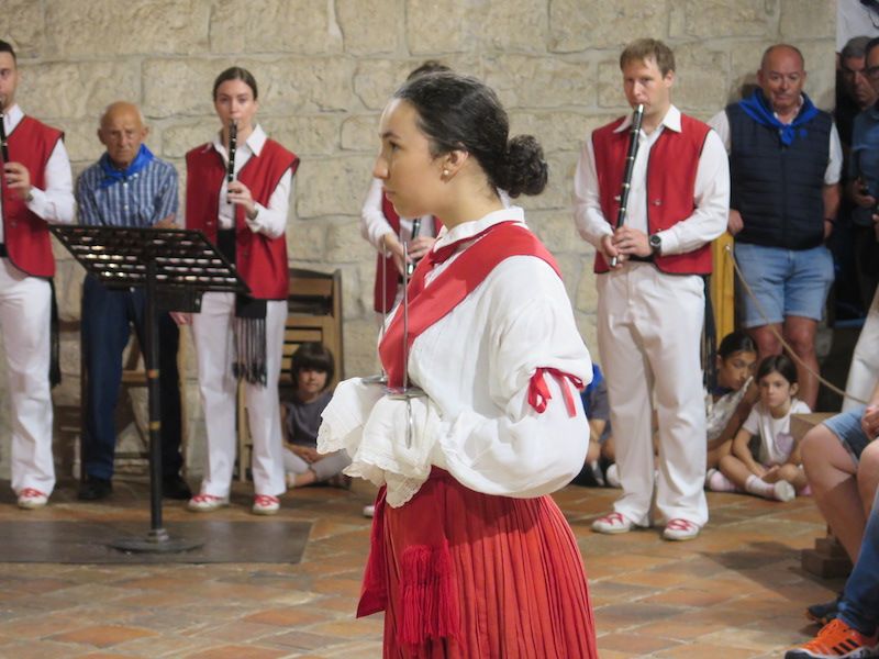 Las mejores imágenes de la ezpata dantza y la romería de La Antigua, en Zumarraga