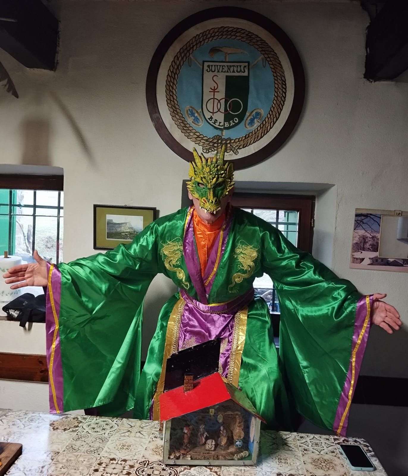 El belén montañero de Gorbeia alcanza la Cruz