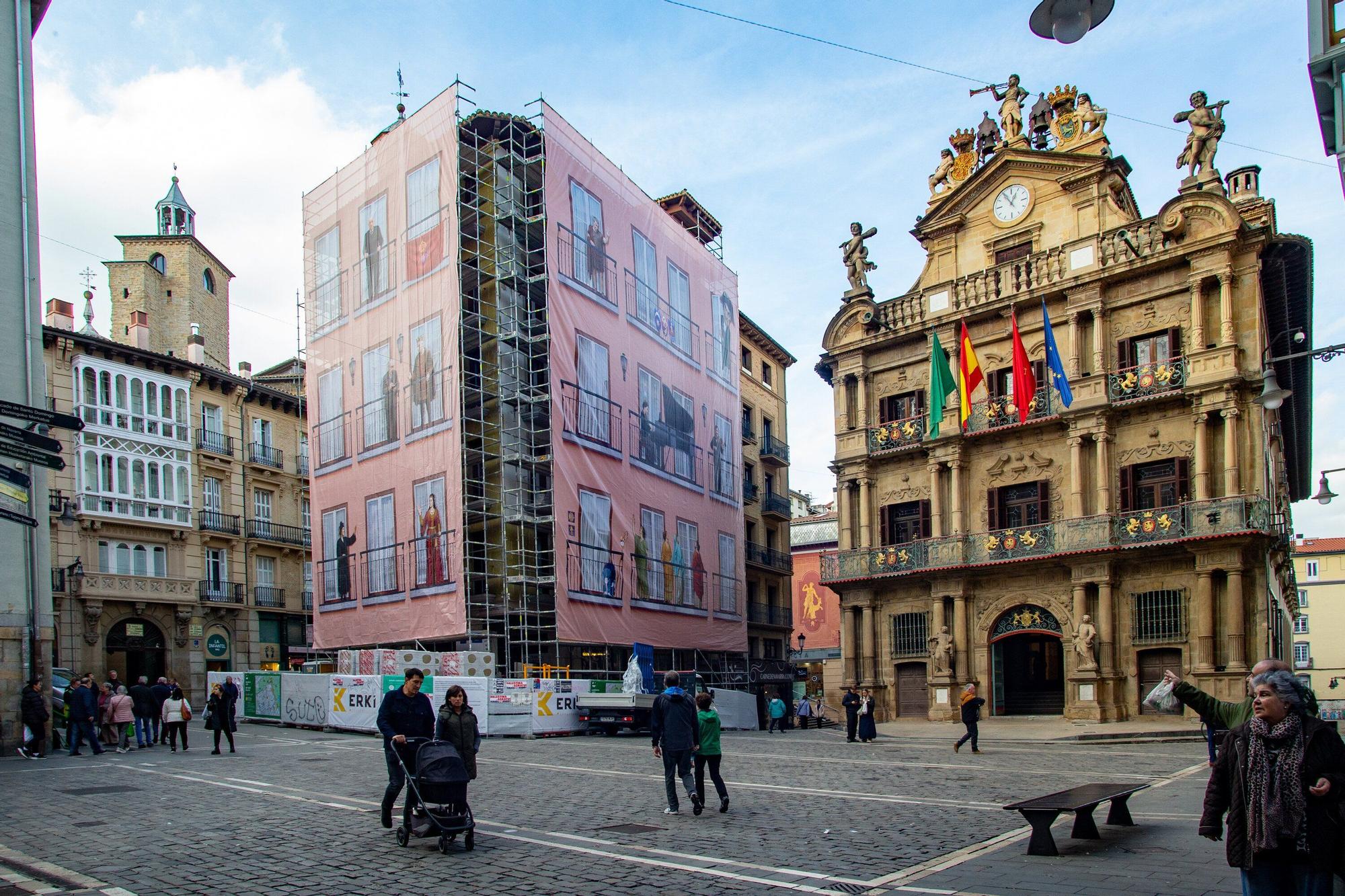 “Pamplona, con Nombre Propio”: 19 personajes en los balcones de Casa Seminario
